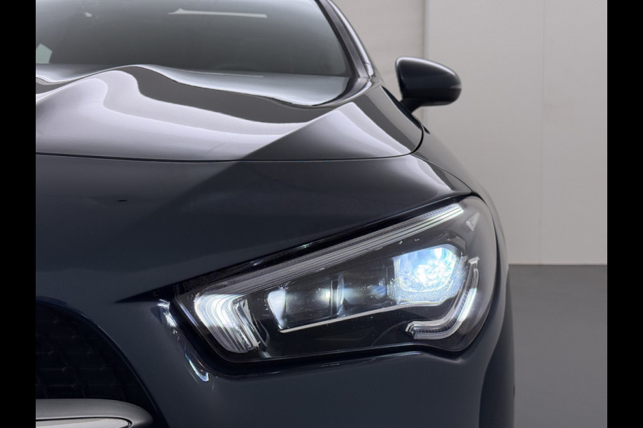 Mercedes-Benz CLA-Klasse 180 Shooting Brake Luxury // Panoramadak // Distronic // Memory // MultiBeam LED // Camera // Sfeerverlichting // Keyless