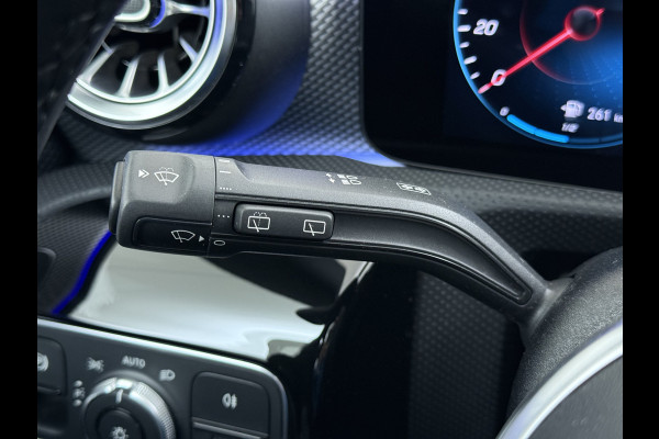 Mercedes-Benz CLA-Klasse 180 Shooting Brake Luxury // Panoramadak // Distronic // Memory // MultiBeam LED // Camera // Sfeerverlichting // Keyless