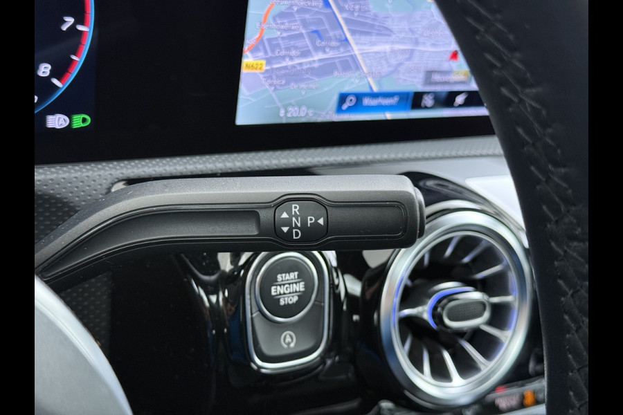 Mercedes-Benz CLA-Klasse 180 Shooting Brake Luxury // Panoramadak // Distronic // Memory // MultiBeam LED // Camera // Sfeerverlichting // Keyless