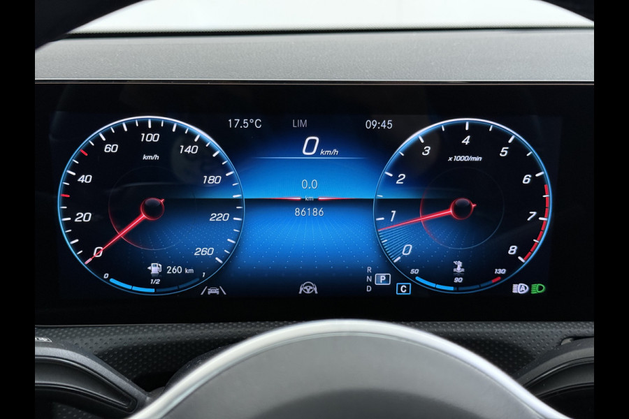 Mercedes-Benz CLA-Klasse 180 Shooting Brake Luxury // Panoramadak // Distronic // Memory // MultiBeam LED // Camera // Sfeerverlichting // Keyless