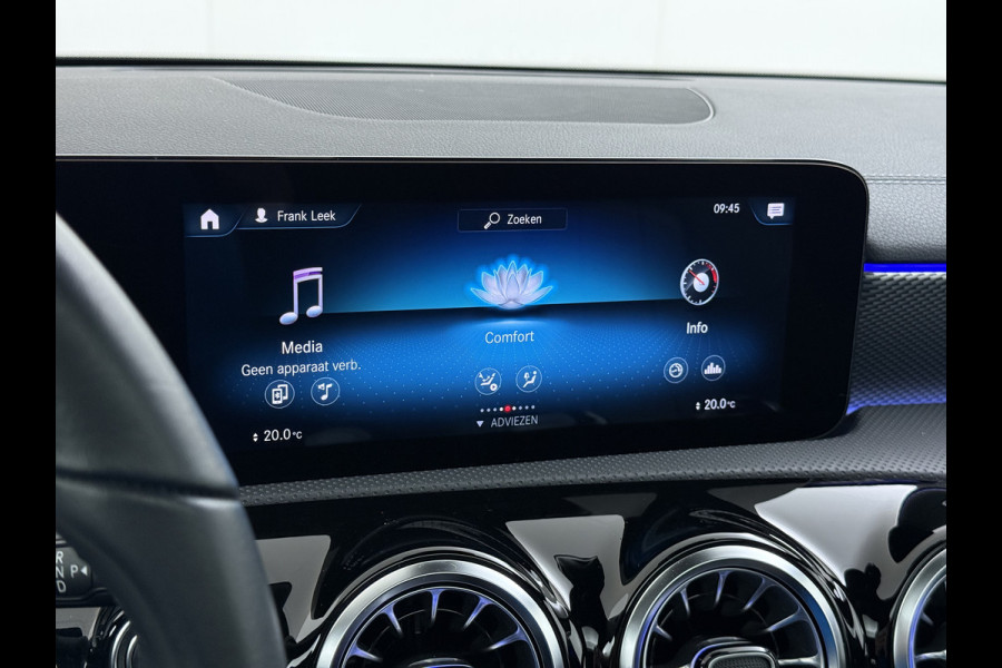 Mercedes-Benz CLA-Klasse 180 Shooting Brake Luxury // Panoramadak // Distronic // Memory // MultiBeam LED // Camera // Sfeerverlichting // Keyless