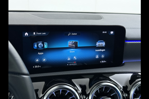 Mercedes-Benz CLA-Klasse 180 Shooting Brake Luxury // Panoramadak // Distronic // Memory // MultiBeam LED // Camera // Sfeerverlichting // Keyless