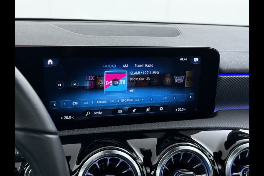 Mercedes-Benz CLA-Klasse 180 Shooting Brake Luxury // Panoramadak // Distronic // Memory // MultiBeam LED // Camera // Sfeerverlichting // Keyless