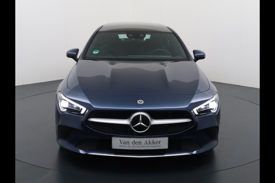 Mercedes-Benz CLA-Klasse 180 Shooting Brake Luxury // Panoramadak // Distronic // Memory // MultiBeam LED // Camera // Sfeerverlichting // Keyless