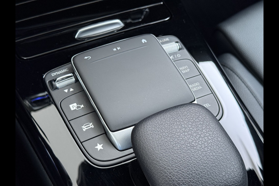 Mercedes-Benz CLA-Klasse 180 Shooting Brake Luxury // Panoramadak // Distronic // Memory // MultiBeam LED // Camera // Sfeerverlichting // Keyless