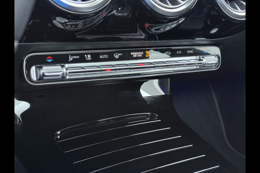 Mercedes-Benz CLA-Klasse 180 Shooting Brake Luxury // Panoramadak // Distronic // Memory // MultiBeam LED // Camera // Sfeerverlichting // Keyless