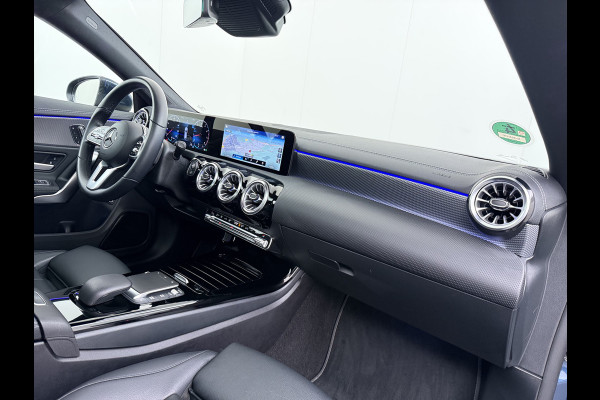 Mercedes-Benz CLA-Klasse 180 Shooting Brake Luxury // Panoramadak // Distronic // Memory // MultiBeam LED // Camera // Sfeerverlichting // Keyless