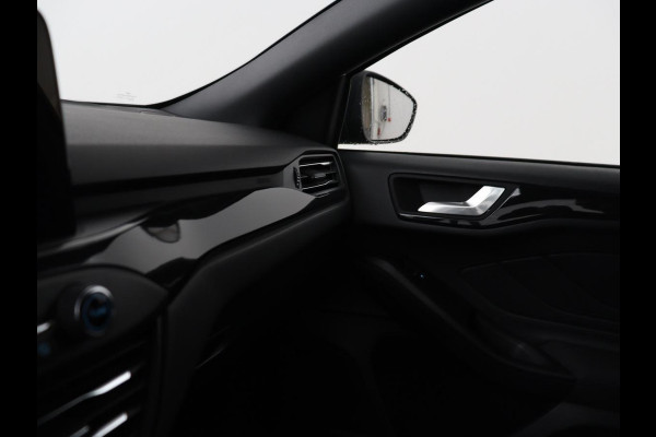 Ford Focus 1.0 EcoBoost Hybrid ST Line X | Stoelverwarming | Adaptive cruise | Carplay | Navigatie | Camera | Keyless | Parkeerhulp | Digital Cockpit