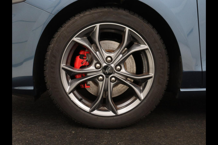 Ford Focus 1.0 EcoBoost Hybrid ST Line X | Stoelverwarming | Adaptive cruise | Carplay | Navigatie | Camera | Keyless | Parkeerhulp | Digital Cockpit