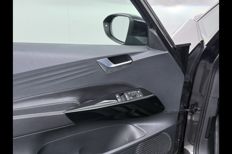 Volkswagen ID.3 First Max 58kWh Soh91% Pano-dak Adap.Cruise Camera Elektr.Sport-Stoel+Verwarmd PDC Apple Carplay Android Ergo Active-Stoel Navi- SOH 91% Lmv Privacy Glas Keyless Advanced Led-Achterlicht dynamisch Matrix Led Origineel Nederlandse Auto Zeer compleet Nieuwprijs €49.176,-