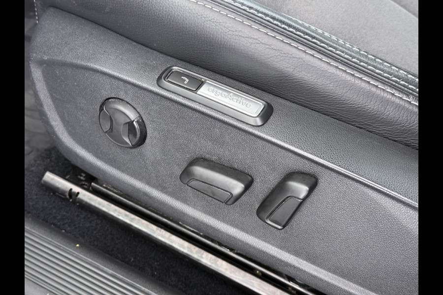 Volkswagen ID.3 First Max 58kWh Soh91% Pano-dak Adap.Cruise Camera Elektr.Sport-Stoel+Verwarmd PDC Apple Carplay Android Ergo Active-Stoel Navi- SOH 91% Lmv Privacy Glas Keyless Advanced Led-Achterlicht dynamisch Matrix Led Origineel Nederlandse Auto Zeer compleet Nieuwprijs €49.176,-