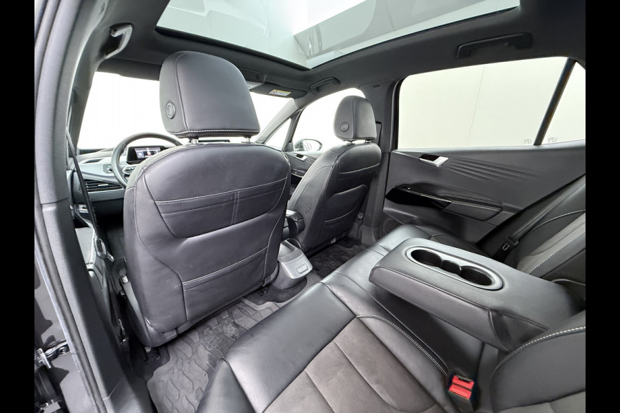 Volkswagen ID.3 First Max 58kWh Soh91% Pano-dak Adap.Cruise Camera Elektr.Sport-Stoel+Verwarmd PDC Apple Carplay Android Ergo Active-Stoel Navi- SOH 91% Lmv Privacy Glas Keyless Advanced Led-Achterlicht dynamisch Matrix Led Origineel Nederlandse Auto Zeer compleet Nieuwprijs €49.176,-