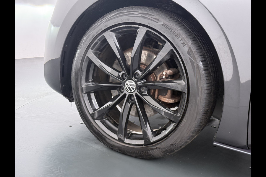 Volkswagen ID.3 First Max 58kWh Soh91% Pano-dak Adap.Cruise Camera Elektr.Sport-Stoel+Verwarmd PDC Apple Carplay Android Ergo Active-Stoel Navi- SOH 91% Lmv Privacy Glas Keyless Advanced Led-Achterlicht dynamisch Matrix Led Origineel Nederlandse Auto Zeer compleet Nieuwprijs €49.176,-