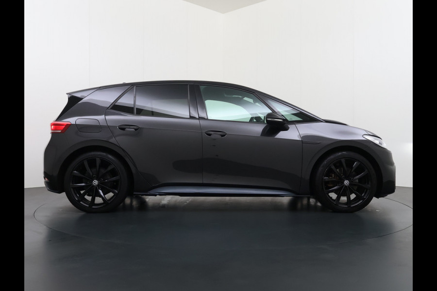 Volkswagen ID.3 First Max 58kWh Soh91% Pano-dak Adap.Cruise Camera Elektr.Sport-Stoel+Verwarmd PDC Apple Carplay Android Ergo Active-Stoel Navi- SOH 91% Lmv Privacy Glas Keyless Advanced Led-Achterlicht dynamisch Matrix Led Origineel Nederlandse Auto Zeer compleet Nieuwprijs €49.176,-