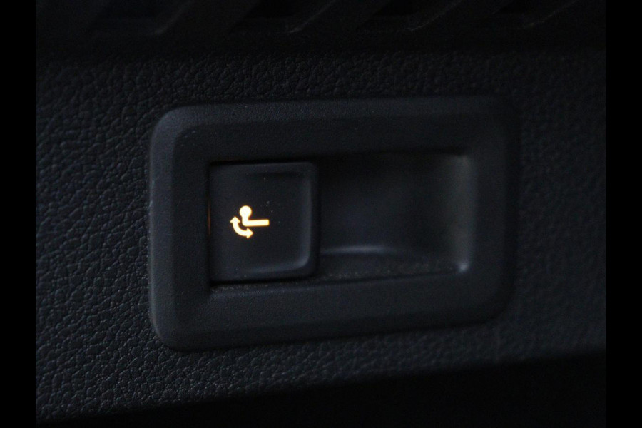 Škoda Kamiq 1.0 TSI Sport | Trekhaak | Sportstoelen | Carplay | Climate control | Parkeerhulp | Cruise control | Full LED | Sportstuur | Bluetooth