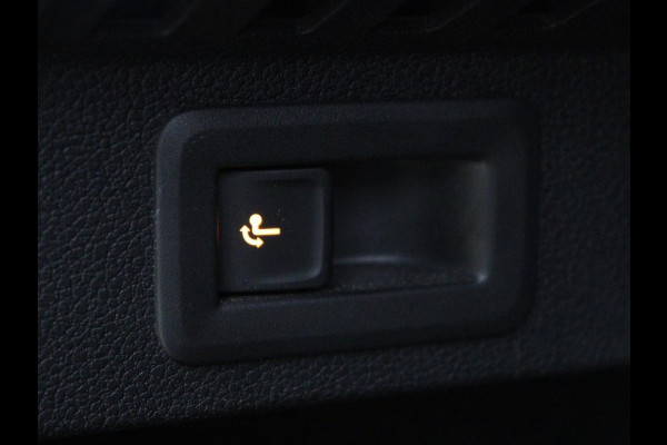 Škoda Kamiq 1.0 TSI Sport | Trekhaak | Sportstoelen | Carplay | Climate control | Parkeerhulp | Cruise control | Full LED | Sportstuur | Bluetooth