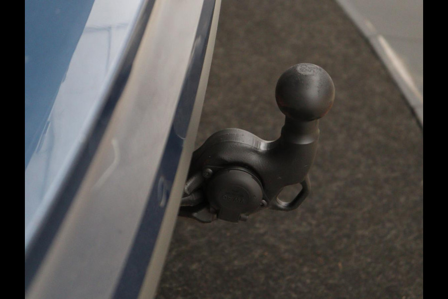 Škoda Kamiq 1.0 TSI Sport | Trekhaak | Sportstoelen | Carplay | Climate control | Parkeerhulp | Cruise control | Full LED | Sportstuur | Bluetooth