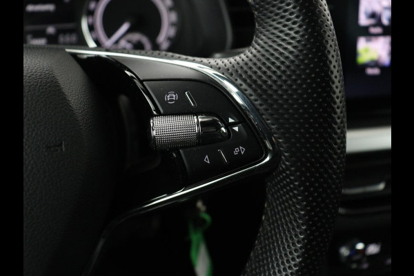 Škoda Kamiq 1.0 TSI Sport | Trekhaak | Sportstoelen | Carplay | Climate control | Parkeerhulp | Cruise control | Full LED | Sportstuur | Bluetooth