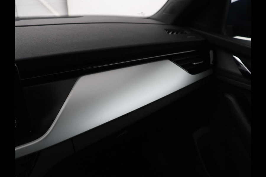 Škoda Kamiq 1.0 TSI Sport | Trekhaak | Sportstoelen | Carplay | Climate control | Parkeerhulp | Cruise control | Full LED | Sportstuur | Bluetooth