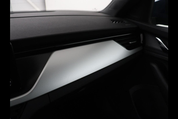 Škoda Kamiq 1.0 TSI Sport | Trekhaak | Sportstoelen | Carplay | Climate control | Parkeerhulp | Cruise control | Full LED | Sportstuur | Bluetooth