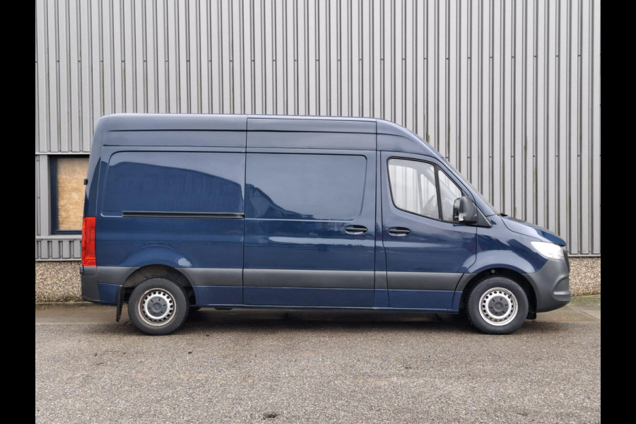 Mercedes-Benz Sprinter 311 CDI GB L2 FWD Functional 3.5T / AIRCO / CAMERA / 3 ZITS / DEALER ONDERHOUDEN / NAVI