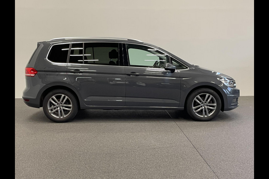 Volkswagen Touran 1.5 TSI DSG Highline | Navigatie | Parkeersensoren | Cruise Control | Blind Spot Assist | Stoelverwarming | ErgoActive stoelen | Climate Control