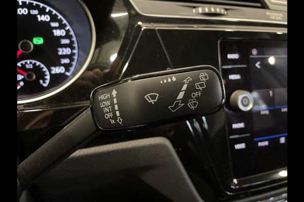 Volkswagen Touran 1.5 TSI DSG Highline | Navigatie | Parkeersensoren | Cruise Control | Blind Spot Assist | Stoelverwarming | ErgoActive stoelen | Climate Control