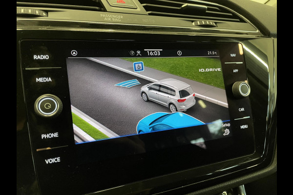 Volkswagen Touran 1.5 TSI DSG Highline | Navigatie | Parkeersensoren | Cruise Control | Blind Spot Assist | Stoelverwarming | ErgoActive stoelen | Climate Control