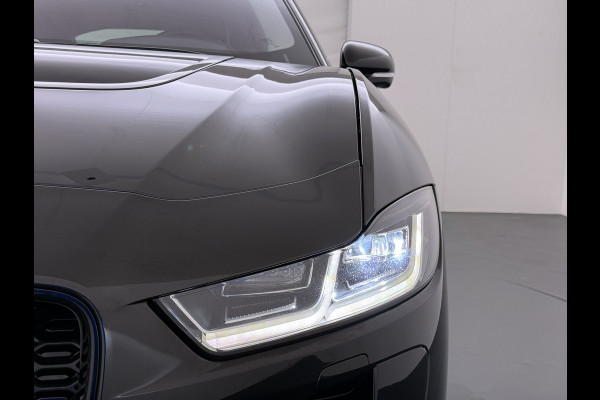 Jaguar I-PACE EV320pk SE 90kWh 3Fase ! Soh 90.5% AWD Leer Meridian™ Hifi Memory Navi Ecc 3D-Surround Camera Adaptive Cruise Business Pack Apple Carplay Android Auto Forward Vieuw+Detection+Guidance Stuur-verwarming Led Origineel Nederlandse Auto Nieuwprijs € 73.000,- Deze kan thuis wél met 11kw/uur laden