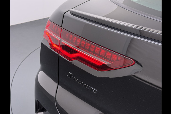Jaguar I-PACE EV320pk SE 90kWh 3Fase ! Soh 90.5% AWD Leer Meridian™ Hifi Memory Navi Ecc 3D-Surround Camera Adaptive Cruise Business Pack Apple Carplay Android Auto Forward Vieuw+Detection+Guidance Stuur-verwarming Led Origineel Nederlandse Auto Nieuwprijs € 73.000,- Deze kan thuis wél met 11kw/uur laden