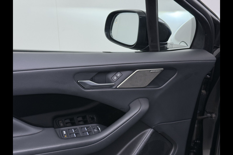 Jaguar I-PACE EV320pk SE 90kWh 3Fase ! Soh 90.5% AWD Leer Meridian™ Hifi Memory Navi Ecc 3D-Surround Camera Adaptive Cruise Business Pack Apple Carplay Android Auto Forward Vieuw+Detection+Guidance Stuur-verwarming Led Origineel Nederlandse Auto Nieuwprijs € 73.000,- Deze kan thuis wél met 11kw/uur laden