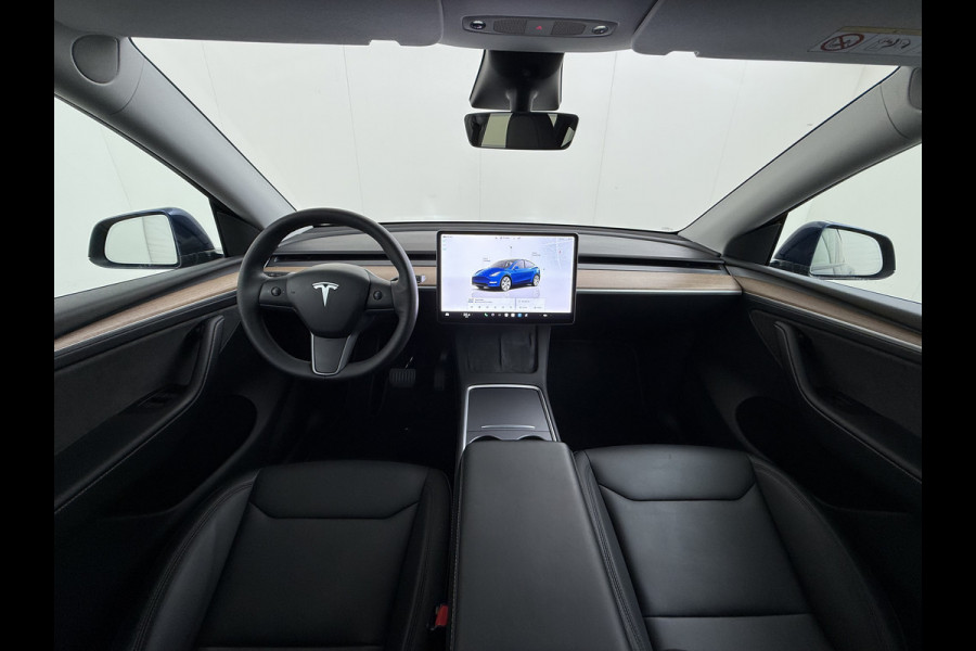 Tesla Model Y Long Range AWD 514pk SOH 92% Trekhaak Warmtepomp Leder Panoramadak Matrix-LED Autopilot Elektr.Stuur+Stoel+Verwarmd Navi Ecc Pre Camera's Elektr.AchterKlep Parkeer Assistent Sentry-Mode Privacyglas Bluetooth Dodehoek detector Connected services 1e Eigenaar 1.600KG Trekgewicht Fabrieksgarantie tot 27-6-2027 Garantie op Accu en Motoren 27-6-2031/192.000km