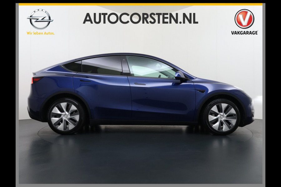 Tesla Model Y Long Range AWD 514pk SOH 92% Trekhaak Warmtepomp Leder Panoramadak Matrix-LED Autopilot Elektr.Stuur+Stoel+Verwarmd Navi Ecc Pre Camera's Elektr.AchterKlep Parkeer Assistent Sentry-Mode Privacyglas Bluetooth Dodehoek detector Connected services 1e Eigenaar 1.600KG Trekgewicht Fabrieksgarantie tot 27-6-2027 Garantie op Accu en Motoren 27-6-2031/192.000km