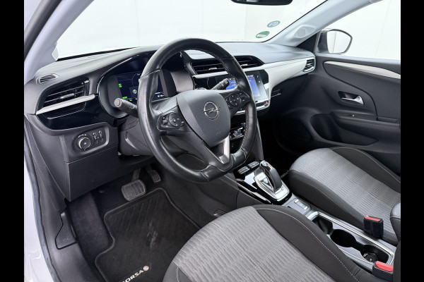 Opel CORSA-E 50kWh 3 Fase Warmtepomp Navi 360°Camera Two-Tone Lak Ecc Edition+ Stoel+Stuur-Verwarmd Parkeer Pack Pdc DAB Lmv 16" Privacy Glas Led Isofix Regen-Lichtsensor LaneAssist Origineel Nederlandse Auto SOH 89% Zeer compleet!