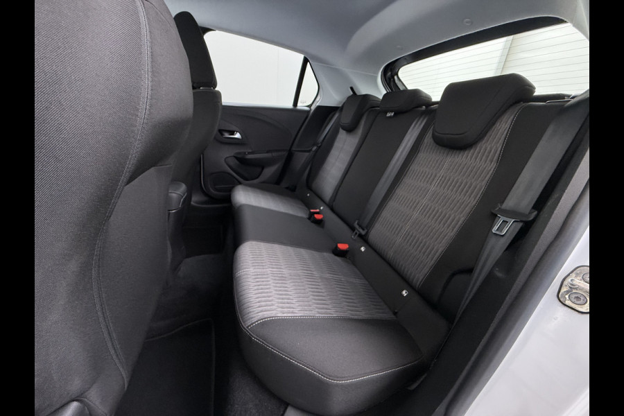 Opel CORSA-E 50kWh 3 Fase Warmtepomp Navi 360°Camera Two-Tone Lak Ecc Edition+ Stoel+Stuur-Verwarmd Parkeer Pack Pdc DAB Lmv 16" Privacy Glas Led Isofix Regen-Lichtsensor LaneAssist Origineel Nederlandse Auto SOH 89% Zeer compleet!