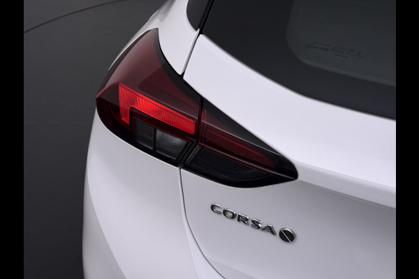 Opel CORSA-E 50kWh 3 Fase Warmtepomp Navi 360°Camera Two-Tone Lak Ecc Edition+ Stoel+Stuur-Verwarmd Parkeer Pack Pdc DAB Lmv 16" Privacy Glas Led Isofix Regen-Lichtsensor LaneAssist Origineel Nederlandse Auto SOH 89% Zeer compleet!