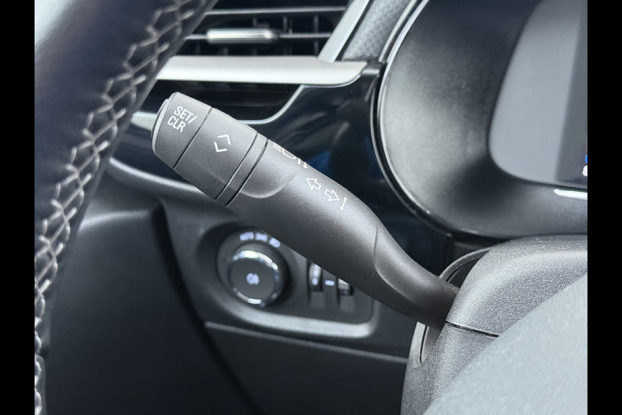 Opel CORSA-E 50kWh 3 Fase Warmtepomp Navi 360°Camera Two-Tone Lak Ecc Edition+ Stoel+Stuur-Verwarmd Parkeer Pack Pdc DAB Lmv 16" Privacy Glas Led Isofix Regen-Lichtsensor LaneAssist Origineel Nederlandse Auto SOH 89% Zeer compleet!