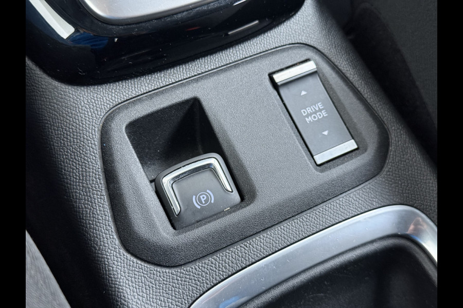 Opel CORSA-E 50kWh 3 Fase Warmtepomp Navi 360°Camera Two-Tone Lak Ecc Edition+ Stoel+Stuur-Verwarmd Parkeer Pack Pdc DAB Lmv 16" Privacy Glas Led Isofix Regen-Lichtsensor LaneAssist Origineel Nederlandse Auto SOH 89% Zeer compleet!