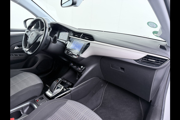 Opel CORSA-E 50kWh 3 Fase Warmtepomp Navi 360°Camera Two-Tone Lak Ecc Edition+ Stoel+Stuur-Verwarmd Parkeer Pack Pdc DAB Lmv 16" Privacy Glas Led Isofix Regen-Lichtsensor LaneAssist Origineel Nederlandse Auto SOH 89% Zeer compleet!
