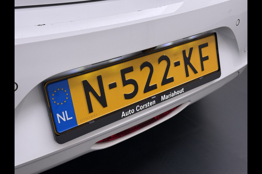 Opel CORSA-E 50kWh 3 Fase Warmtepomp Navi 360°Camera Two-Tone Lak Ecc Edition+ Stoel+Stuur-Verwarmd Parkeer Pack Pdc DAB Lmv 16" Privacy Glas Led Isofix Regen-Lichtsensor LaneAssist Origineel Nederlandse Auto SOH 89% Zeer compleet!