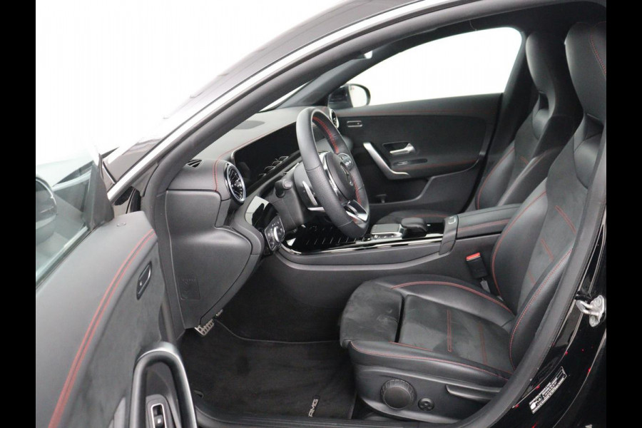 Mercedes-Benz CLA-Klasse Shooting Brake 250e AMG | Adaptive cruise | Stoelverwarming | Carplay | Widescreen | Leder/Alcantara | Navigatie | Camera | Park Assist | PHEV | Plug In
