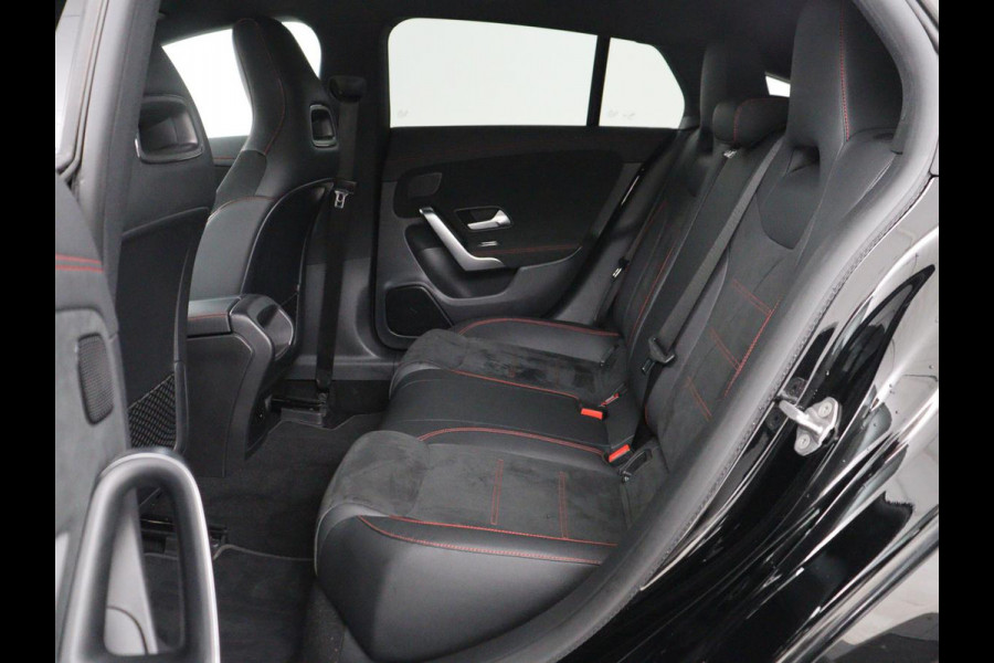 Mercedes-Benz CLA-Klasse Shooting Brake 250e AMG | Adaptive cruise | Stoelverwarming | Carplay | Widescreen | Leder/Alcantara | Navigatie | Camera | Park Assist | PHEV | Plug In
