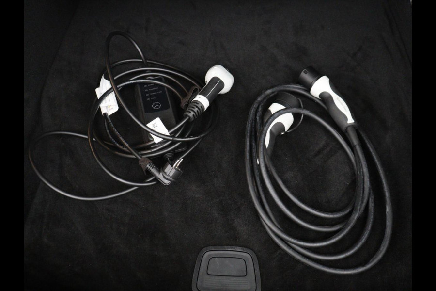 Mercedes-Benz CLA-Klasse Shooting Brake 250e AMG | Adaptive cruise | Stoelverwarming | Carplay | Widescreen | Leder/Alcantara | Navigatie | Camera | Park Assist | PHEV | Plug In