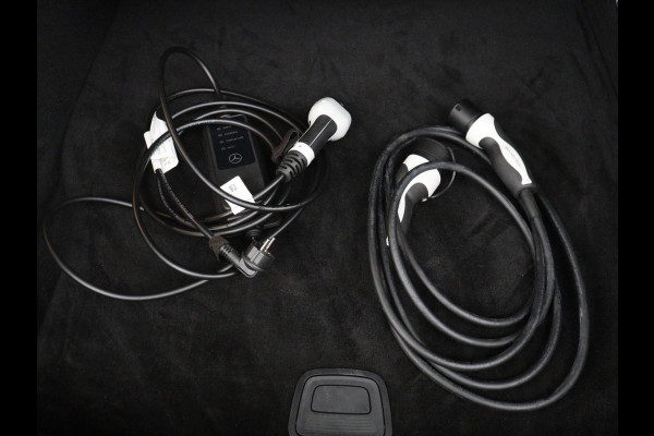 Mercedes-Benz CLA-Klasse Shooting Brake 250e AMG | Adaptive cruise | Stoelverwarming | Carplay | Widescreen | Leder/Alcantara | Navigatie | Camera | Park Assist | PHEV | Plug In