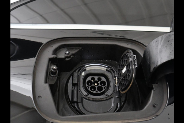 Mercedes-Benz CLA-Klasse Shooting Brake 250e AMG | Adaptive cruise | Stoelverwarming | Carplay | Widescreen | Leder/Alcantara | Navigatie | Camera | Park Assist | PHEV | Plug In