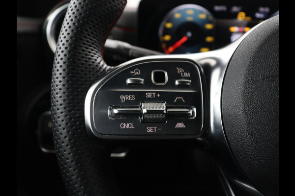 Mercedes-Benz CLA-Klasse Shooting Brake 250e AMG | Adaptive cruise | Stoelverwarming | Carplay | Widescreen | Leder/Alcantara | Navigatie | Camera | Park Assist | PHEV | Plug In