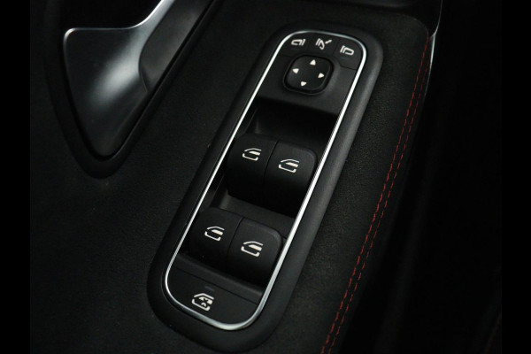 Mercedes-Benz CLA-Klasse Shooting Brake 250e AMG | Adaptive cruise | Stoelverwarming | Carplay | Widescreen | Leder/Alcantara | Navigatie | Camera | Park Assist | PHEV | Plug In