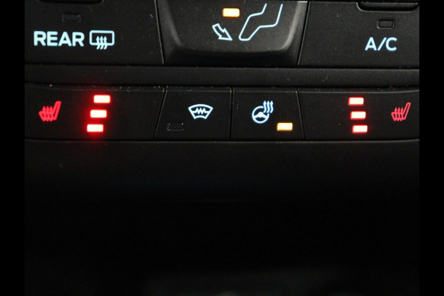 Ford Focus 1.0 EcoBoost ST Line | Automaat | Stoelverwarming | Adaptive cruise | B&O Sound | Carplay | Full LED | Camera | Navigatie | Airco | Bluetooth