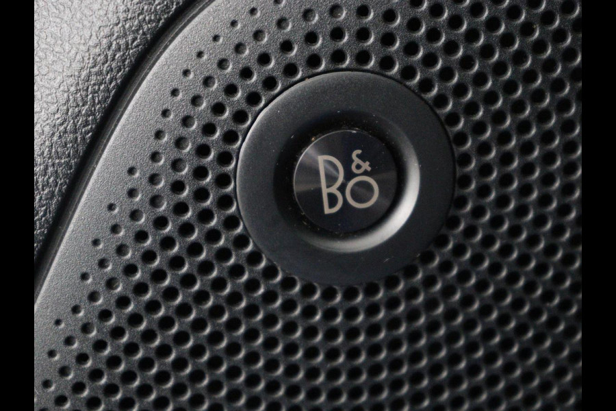 Ford Focus 1.0 EcoBoost ST Line | Automaat | Stoelverwarming | Adaptive cruise | B&O Sound | Carplay | Full LED | Camera | Navigatie | Airco | Bluetooth