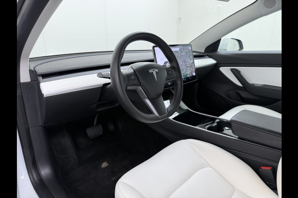 Tesla Model 3 RWD SR plus 325PK LFP SOH 91% Accu Ivory Lmv 18" AutoPilot Leder Panoramadak Adaptive-Cruise Camera's Elektr.-Stuur+Stoelen+Spie Navi LED DAB Voorverwarmen Keyless One-Pedal-Drive 1e Eigenaar Origineel Nederlandse Auto